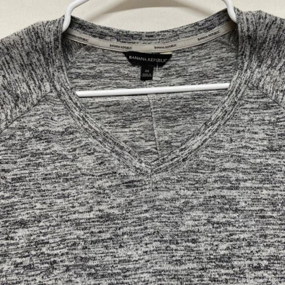 Banana Republic V-Neck Sweater Women’s Medium Gray Marble Rayon Blend GUC - Picture 10 of 10